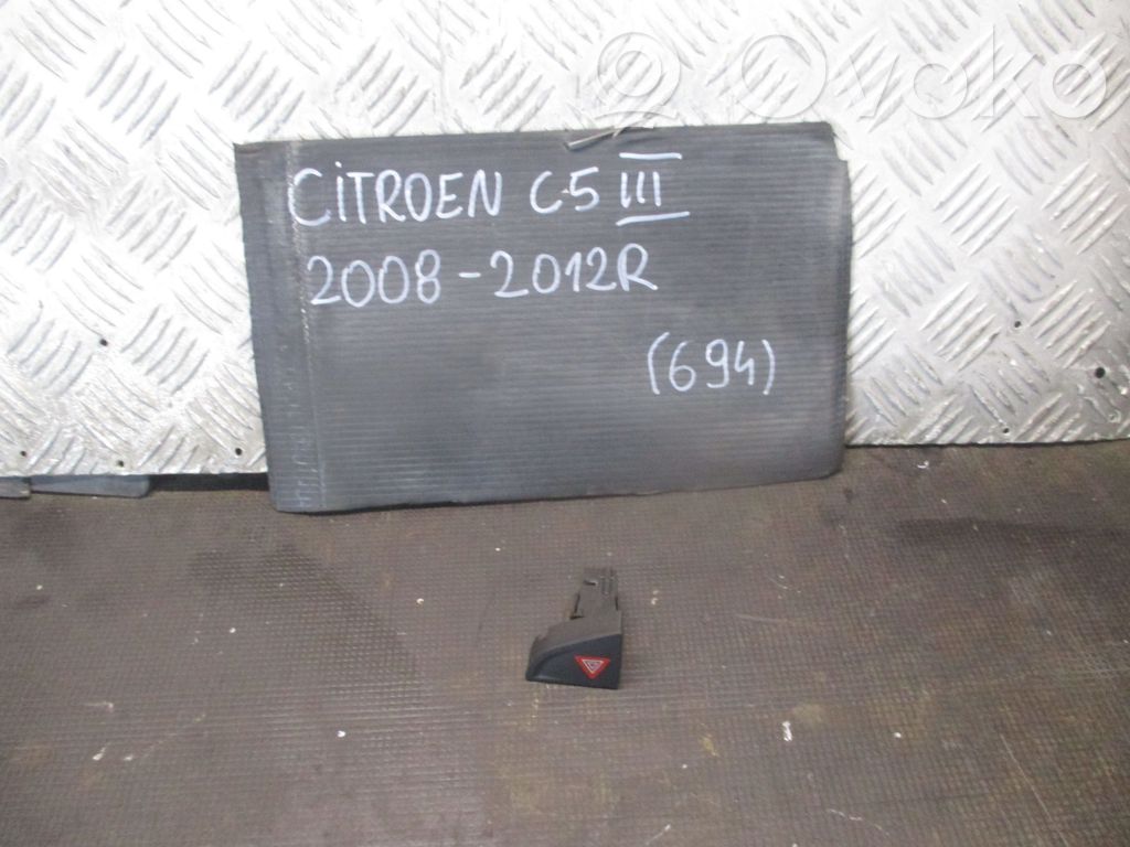 Hazard light switch   96594789