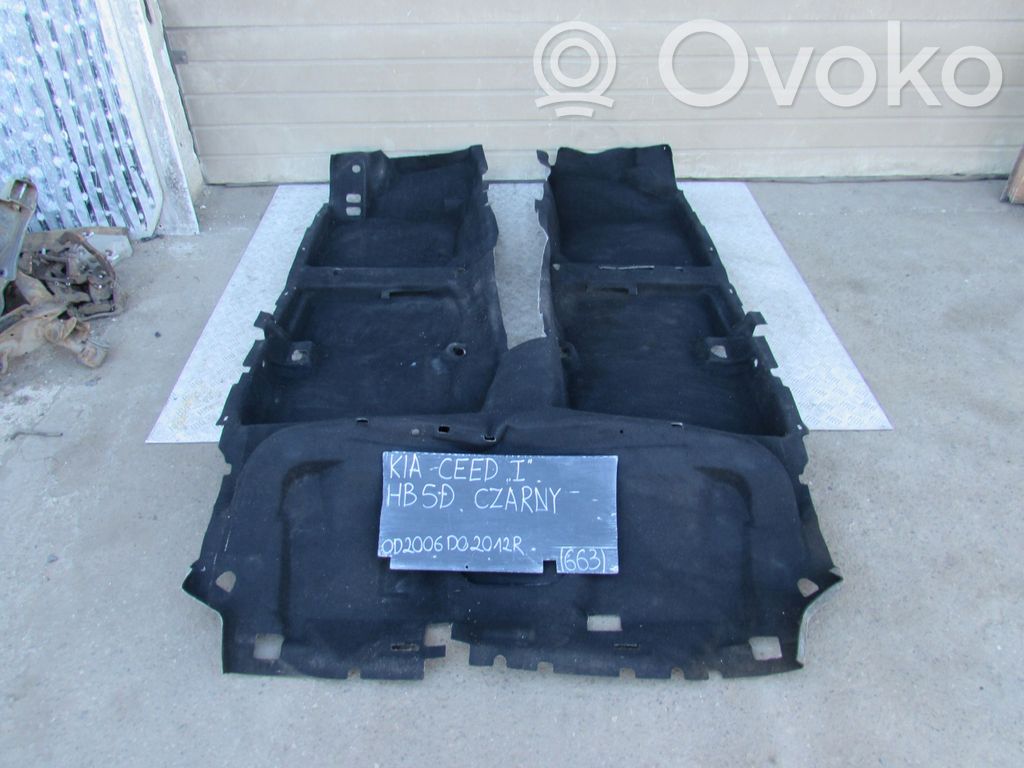 Front floor carpet liner