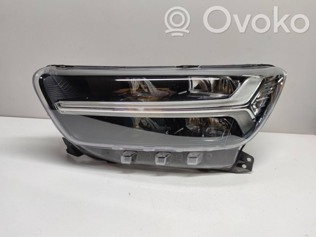Volvo XC40 Lampa przednia 