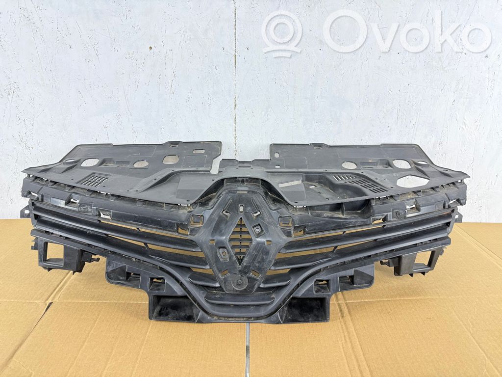 Renault Clio IV Etupuskurin ylempi jäähdytinsäleikkö 