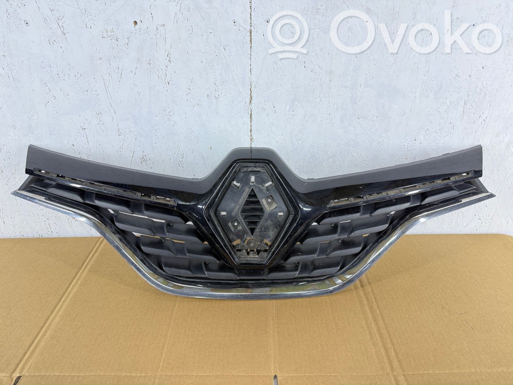 Renault Captur Front bumper upper radiator grill 