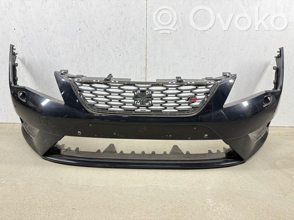 Front bumper   5F0807221M