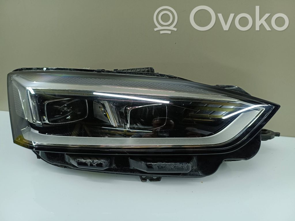 Audi A5 Headlight/headlamp 
