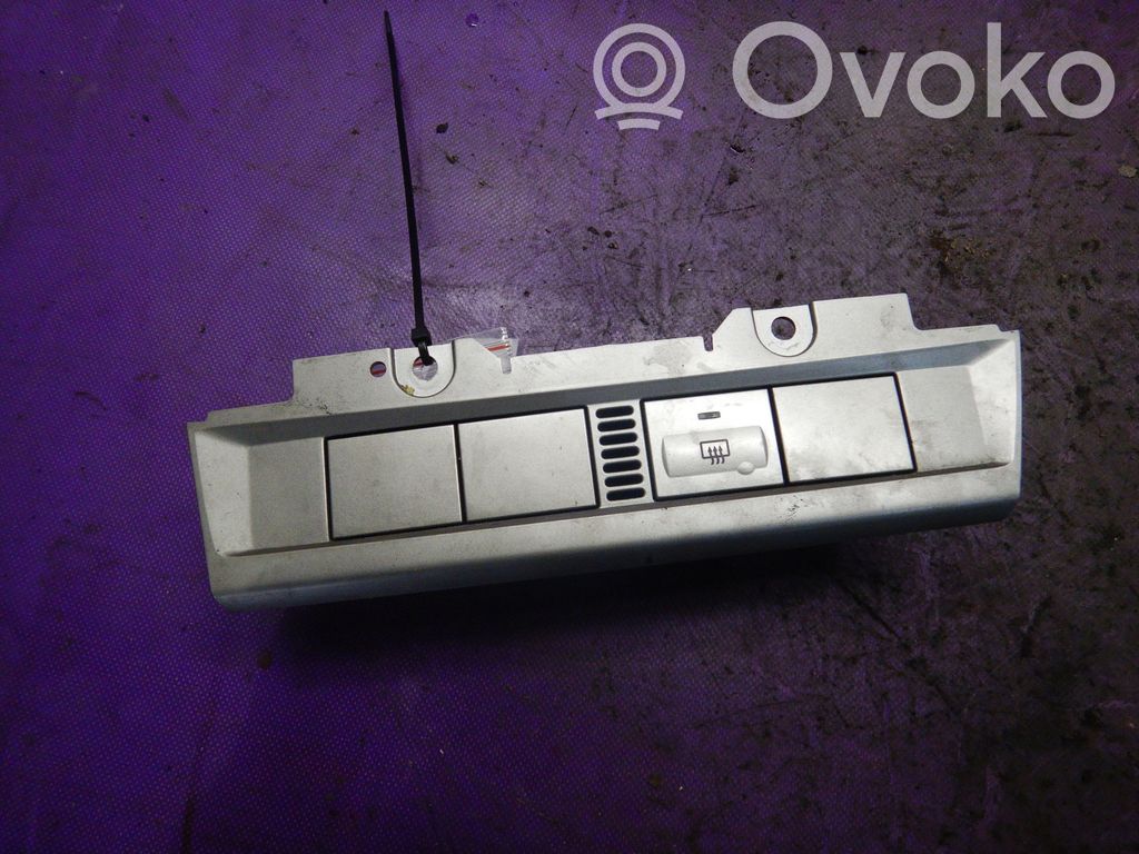 Ford Focus C-MAX Windscreen/window heater switch 