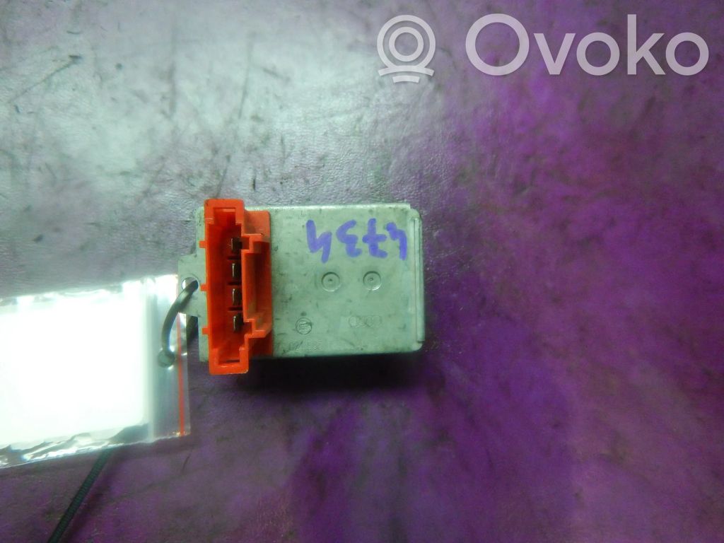 Motor aerotermă/rezistor ventilator   8D0959263,8D0959263