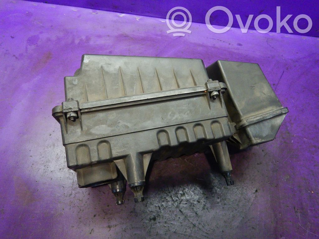 Ford Focus C-MAX Air filter box 