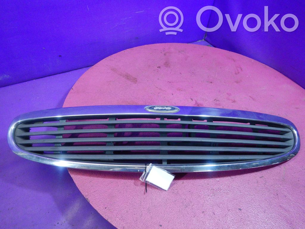 Ford Scorpio Etupuskurin ylempi jäähdytinsäleikkö 