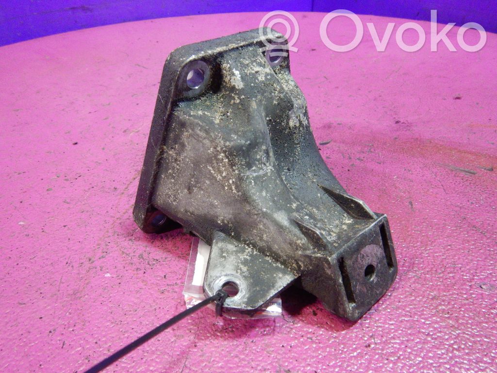 Audi A4 S4 B5 8D Support de boîte de vitesses 