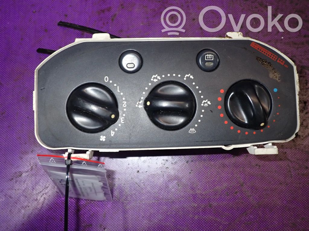 Renault Clio II Interior fan control switch 