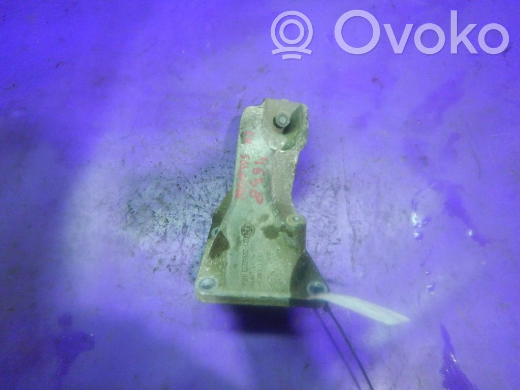 BMW 3 E46 Engine mounting bracket 