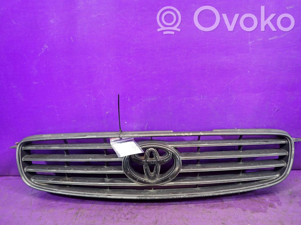Toyota Corolla E110 Etupuskurin ylempi jäähdytinsäleikkö 
