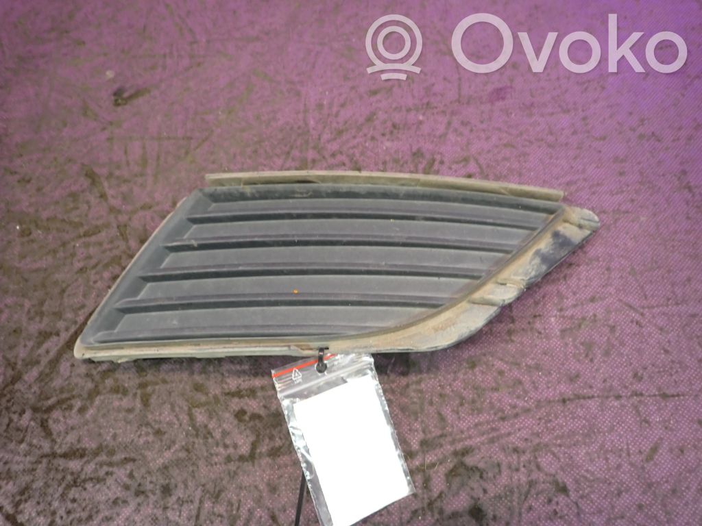 Opel Corsa C Mascherina inferiore del paraurti anteriore 