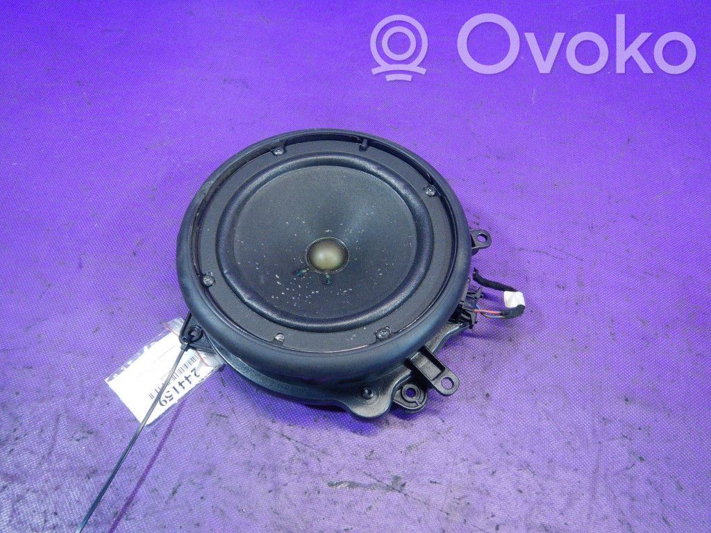 Altavoz de la puerta delantera