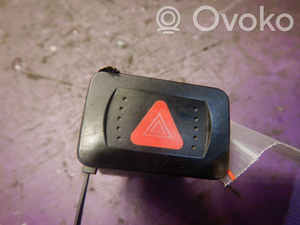 Botón interruptor de luz de peligro