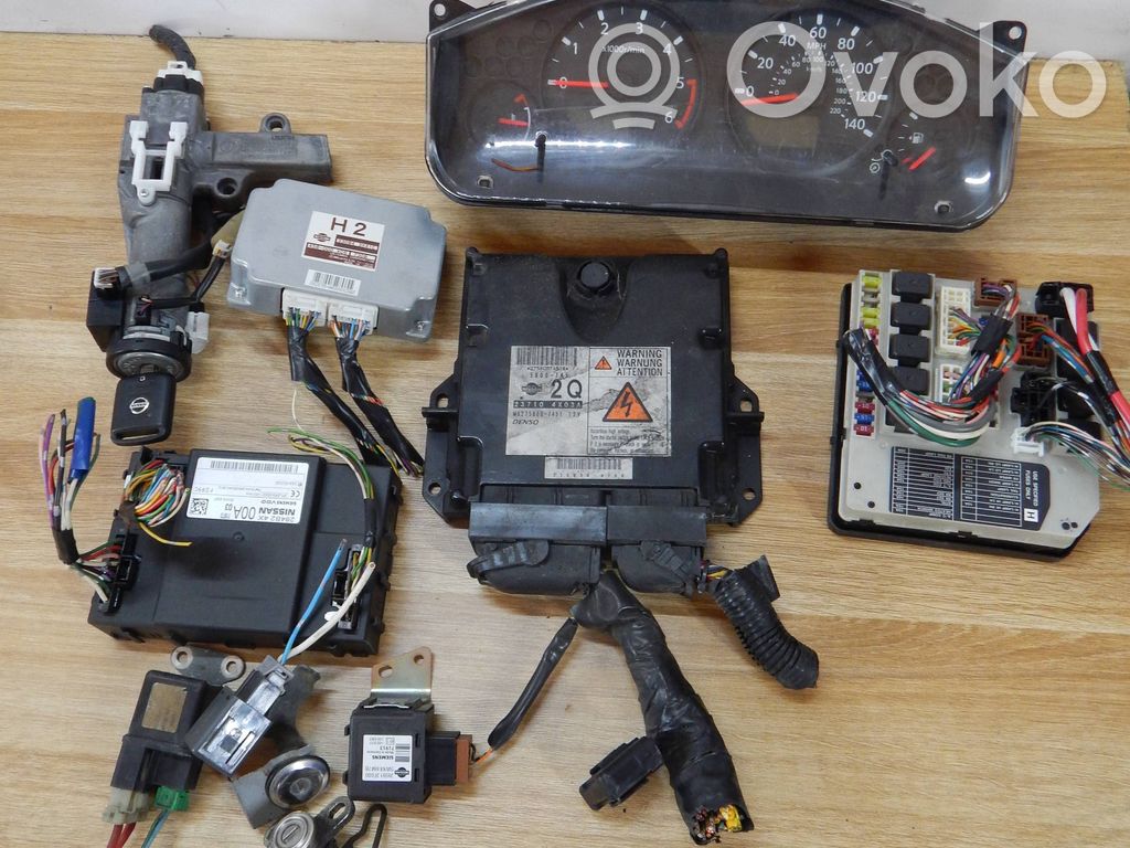 Nissan Navara D40 Engine control unit/module 