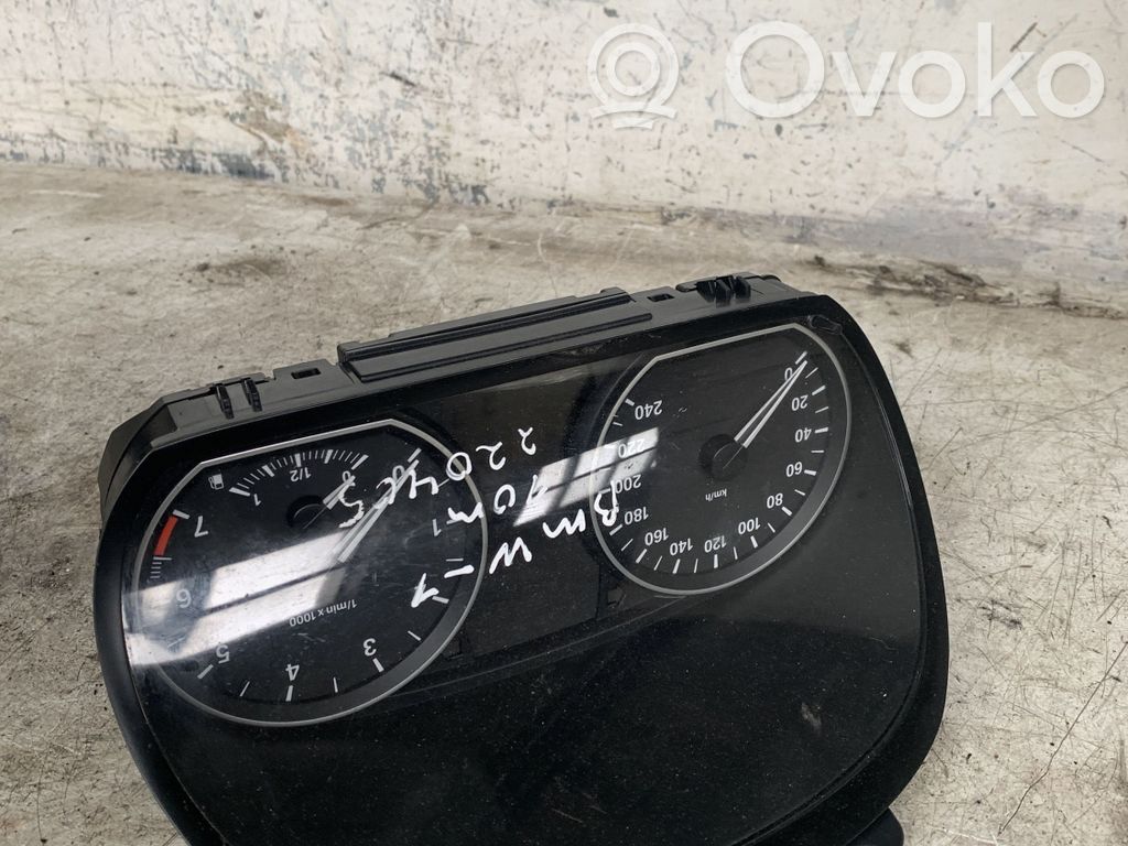 BMW 1 E81 E87 Nopeusmittari (mittaristo) 