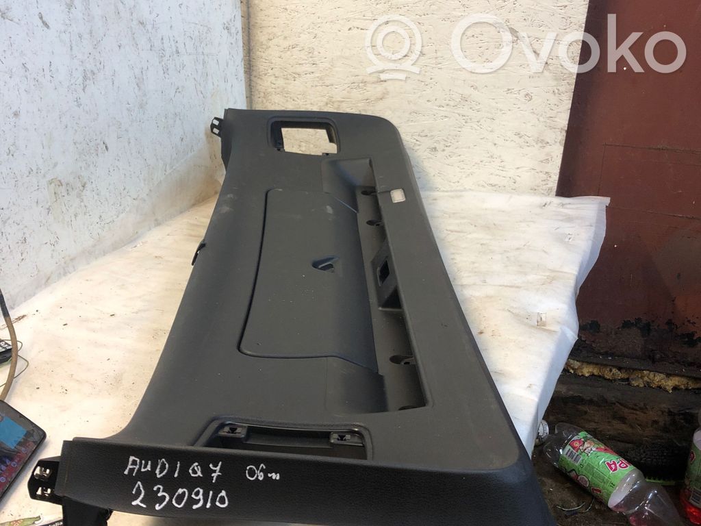 Audi Q7 4L Rivestimento portellone 