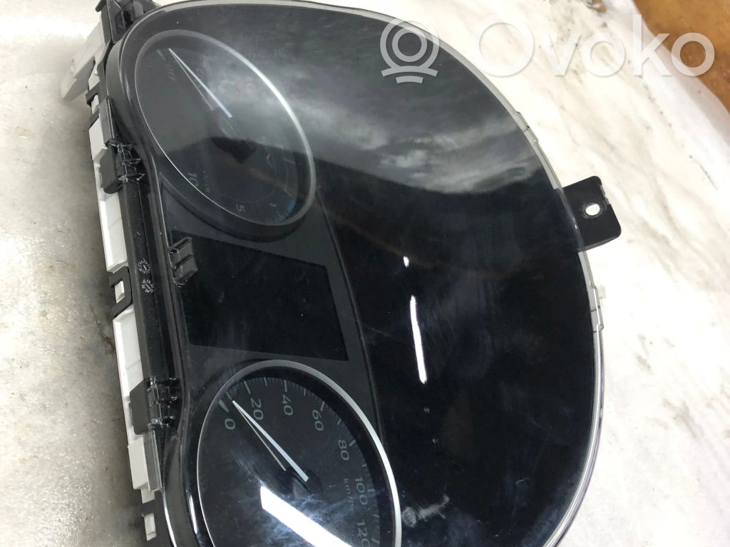Geschwindigkeitsmesser Cockpit   8100C874