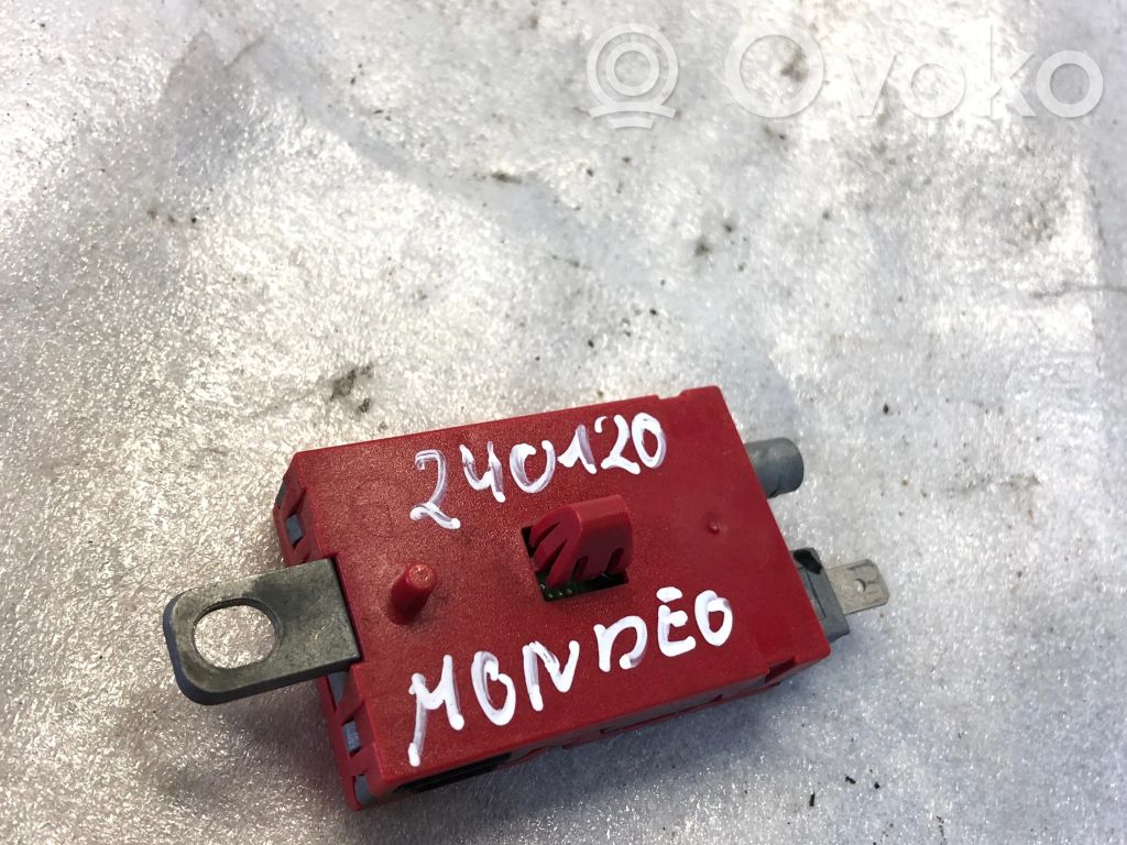 Ford Mondeo MK V Antenos stiprintuvas 