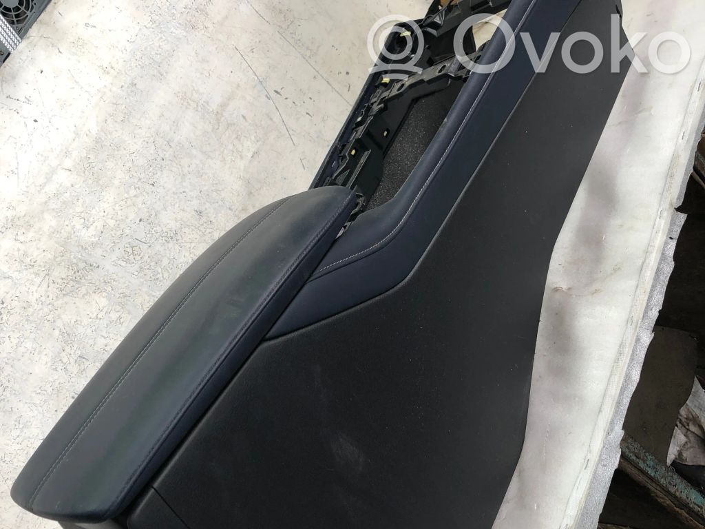 Mazda CX-30 Center console 