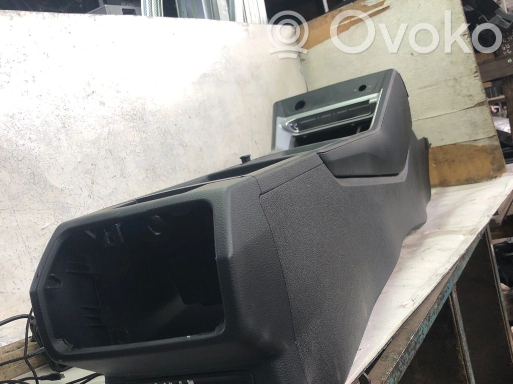 Audi Q3 F3 Consola central 