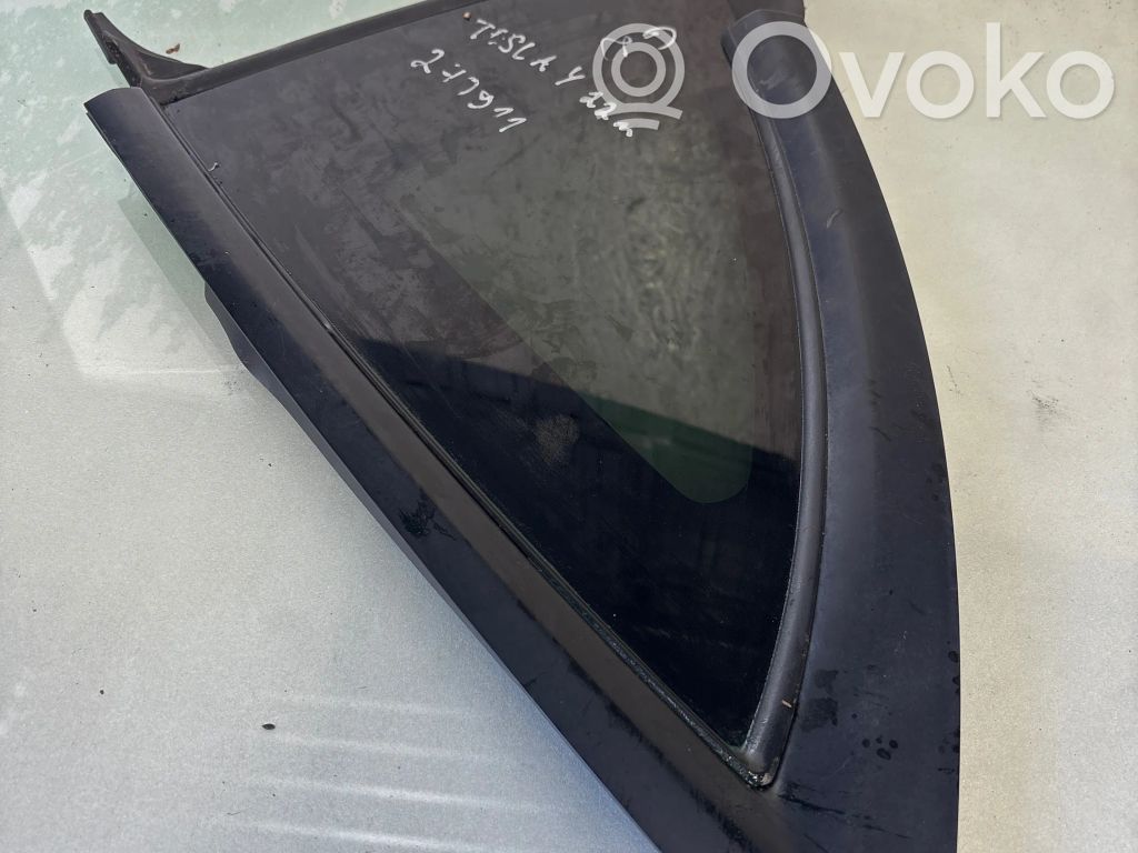 Rear side window   162116100B