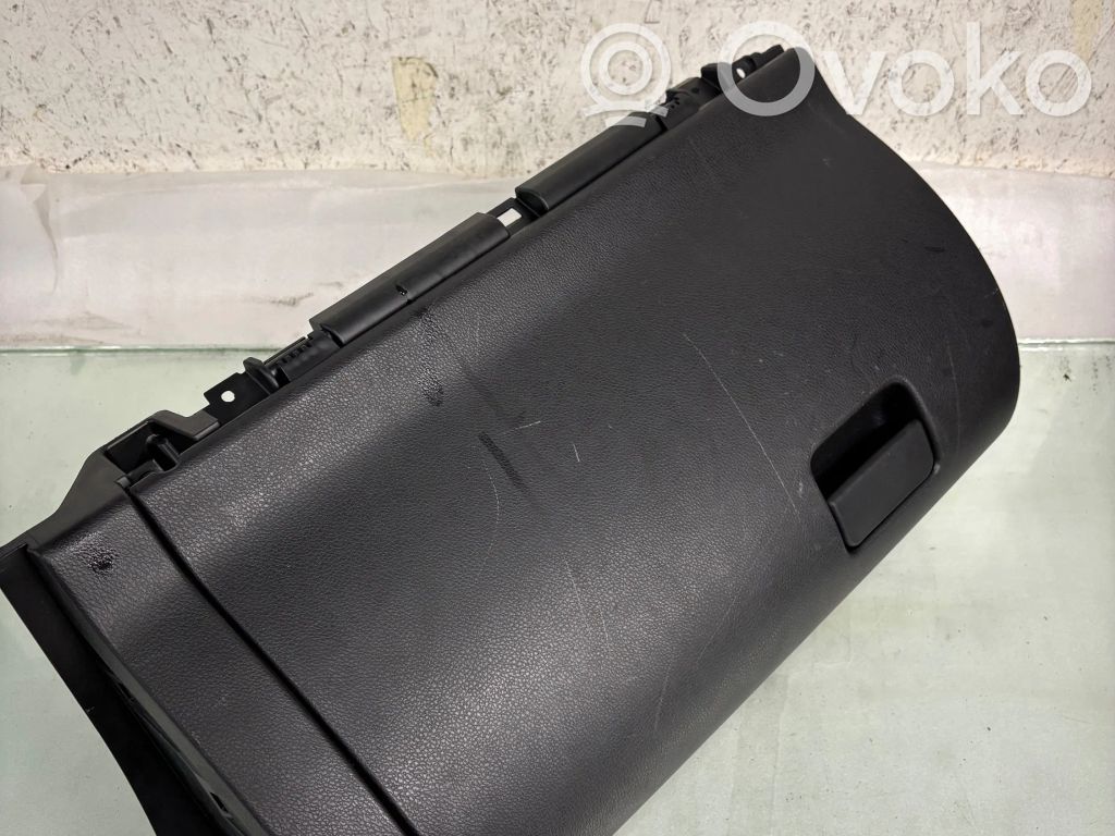 Hansikaslokero   8006A602