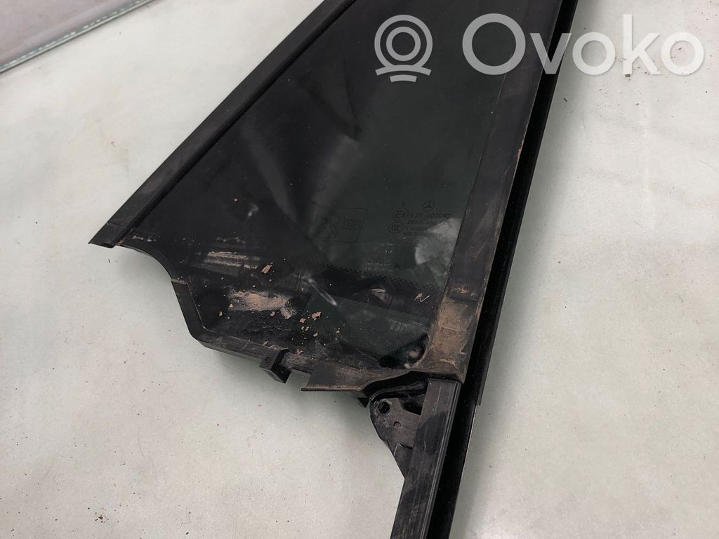 Ventanilla de ventilación de la puerta trasera   A2477301802