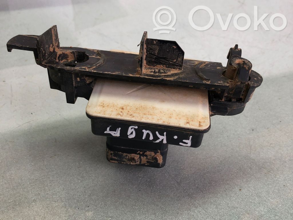 Ford Kuga III Hehkutulpan esikuumennuksen rele 