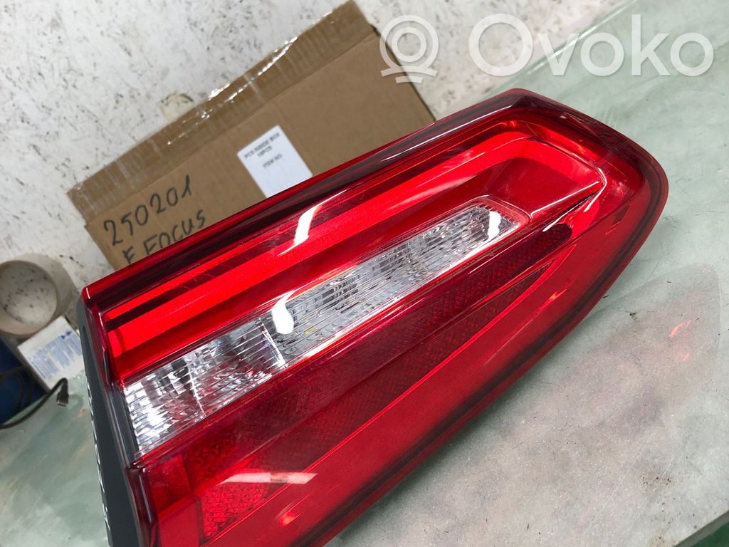 Ford Focus Lampy tylnej klapy bagażnika 