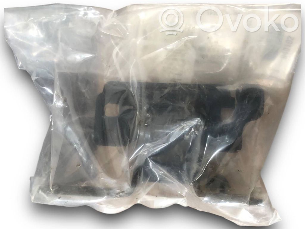 Tailgate/trunk/boot hinge   8715E8
