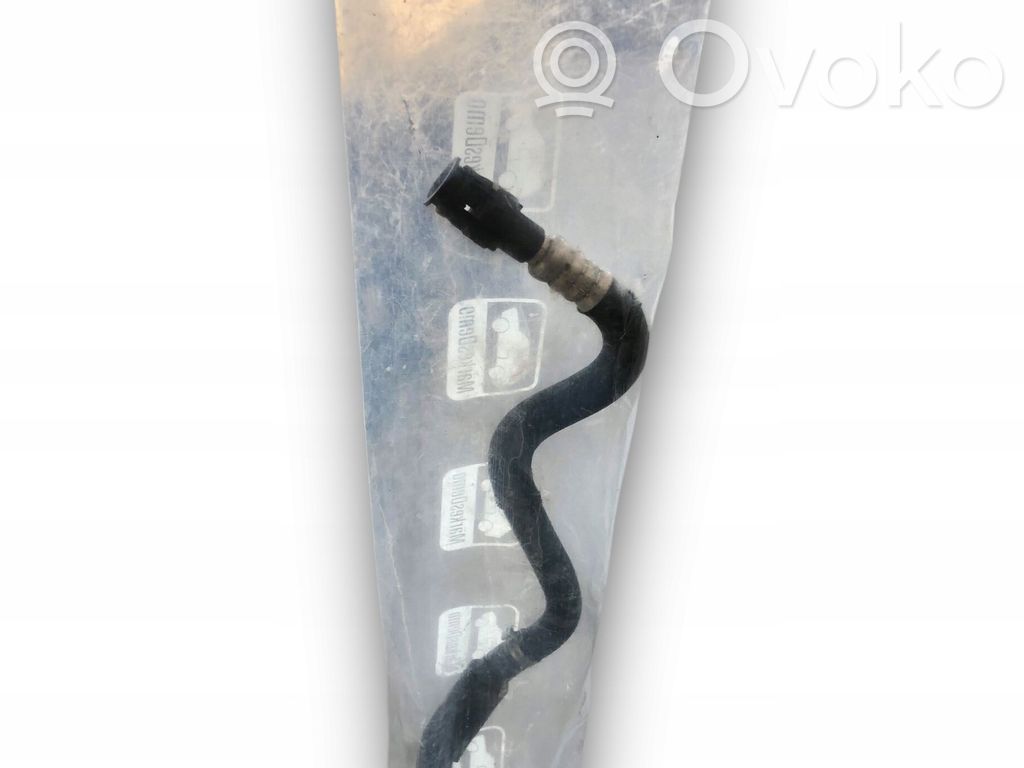 Ilmastointilaitteen putki (A/C)   32416767989