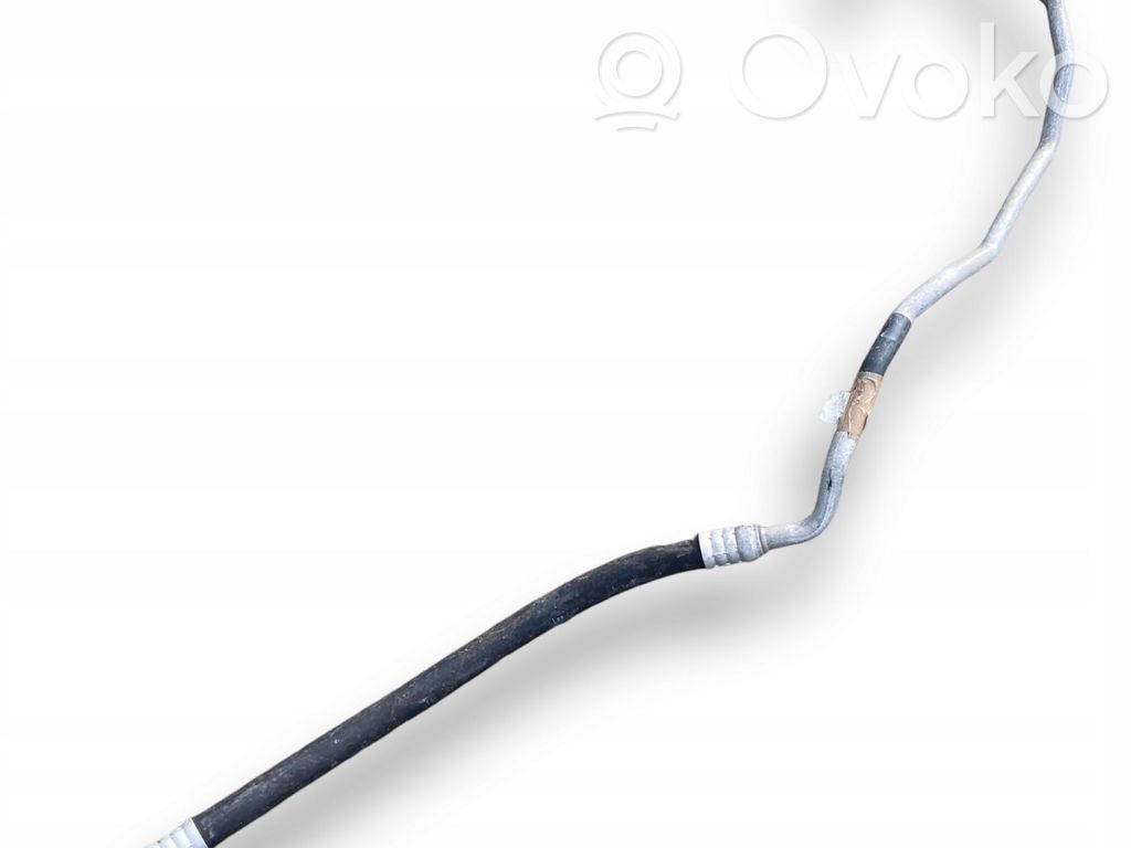 Ilmastointilaitteen putki (A/C)   8D0260704E,8D0260704E