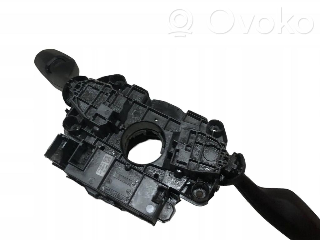 BMW 5 G30 G31 G38 Leva/interruttore dell’indicatore di direzione e tergicristallo 