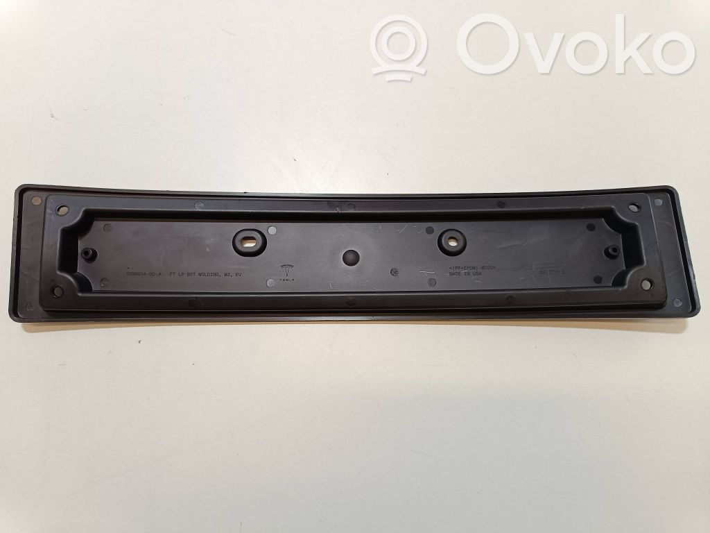 Tesla Model 3 Numerio laikiklis 