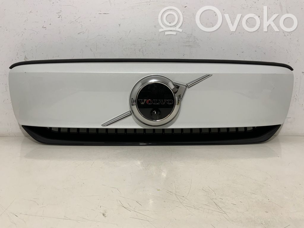 Volvo XC40 Etusäleikkö 