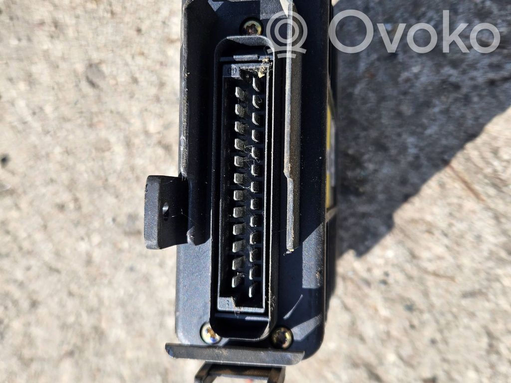 Volkswagen PASSAT B4 Engine control unit/module 