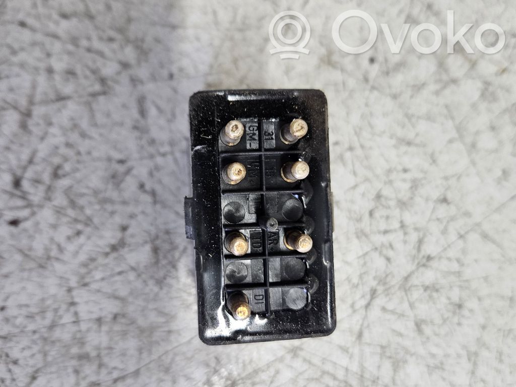 Mercedes-Benz C W202 Hazard warning light relay 