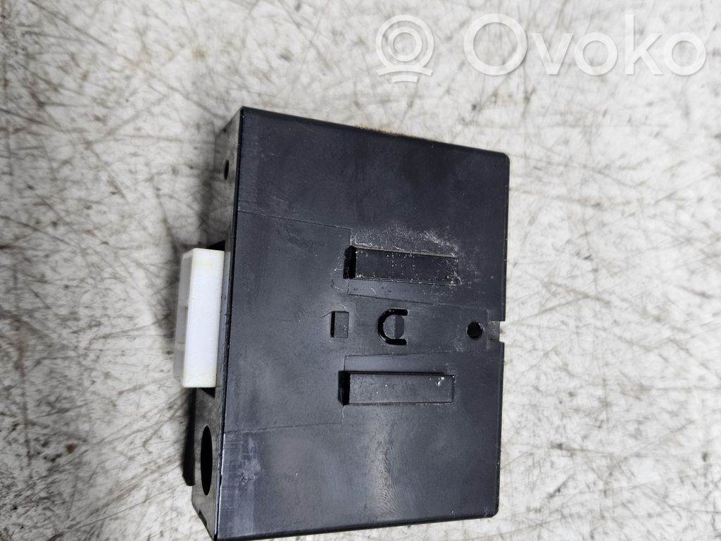 Immobilizer control unit/module   GE4T675D2