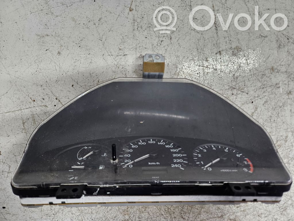 Mazda 626 Geschwindigkeitsmesser Cockpit 
