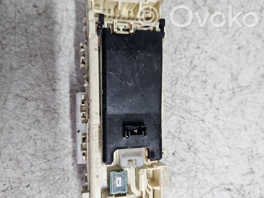 Mazda 323 Fuse module 
