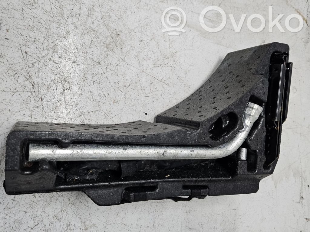 Porsche Macan (95B) Tool set 