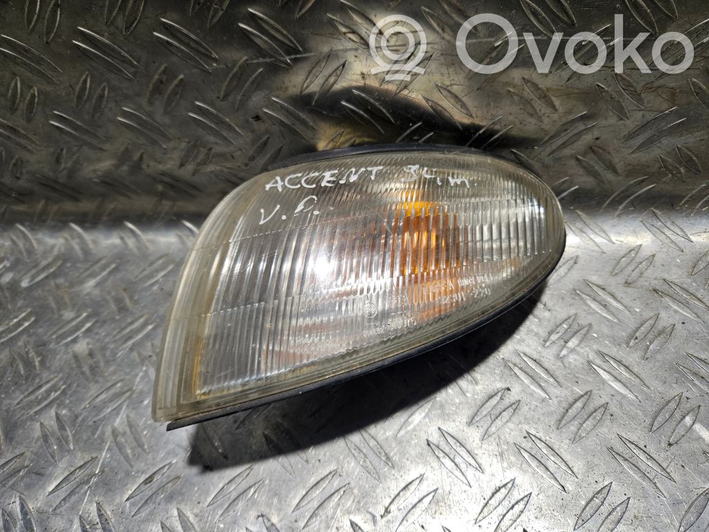 Hyundai Accent Front indicator light 