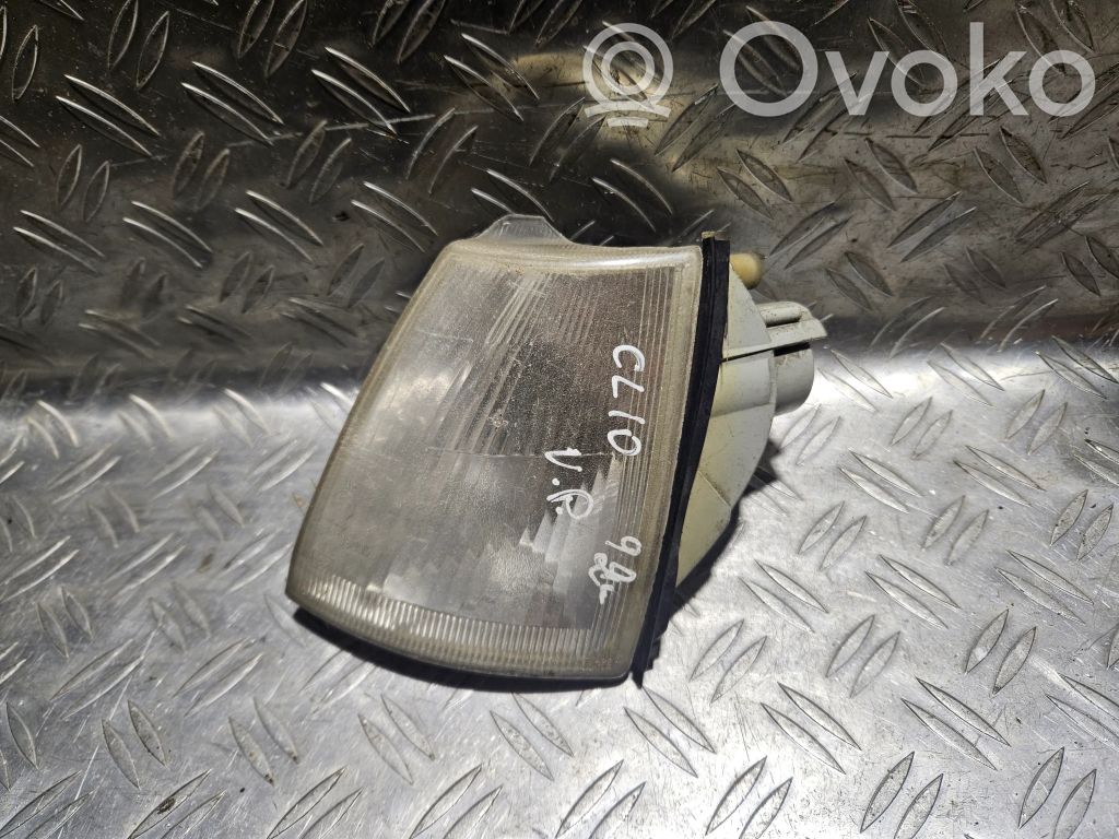 Renault Clio I Front indicator light 