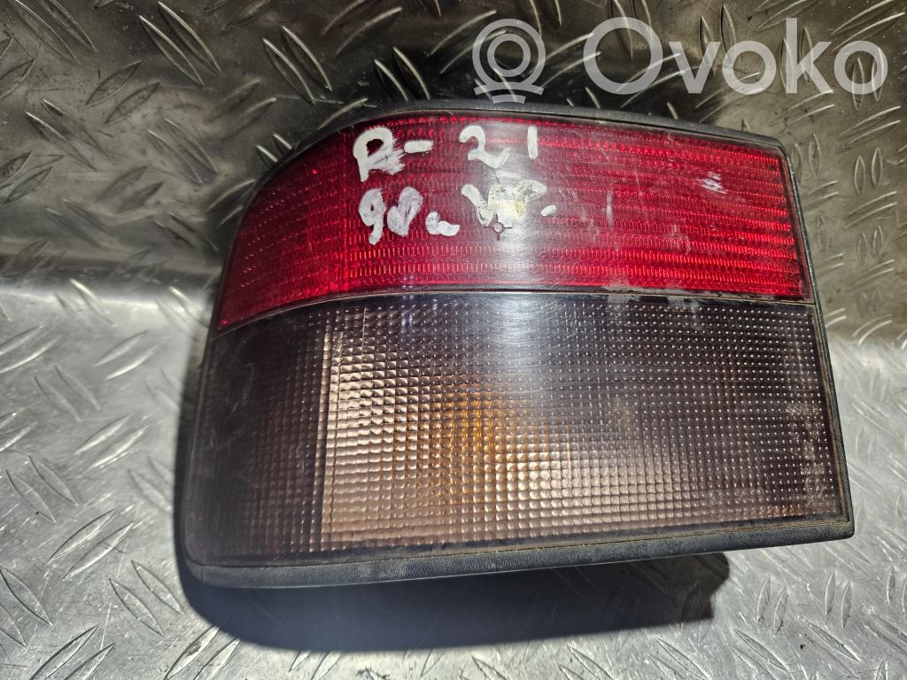 Renault 21 Aizmugurējais lukturis virsbūvē 
