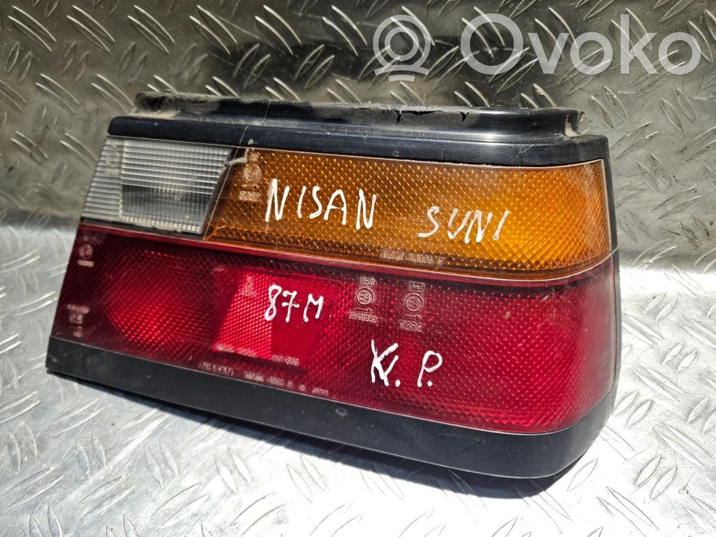 Nissan Sunny Rückleuchte Heckleuchte 