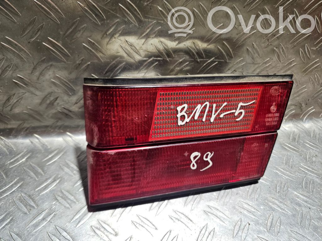 BMW 5 E34 Aizmugurējais lukturis pārsegā 