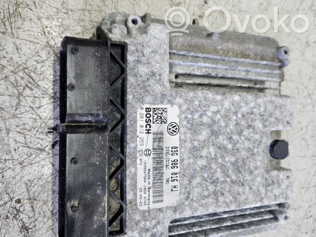 Volkswagen Golf V Engine control unit/module 