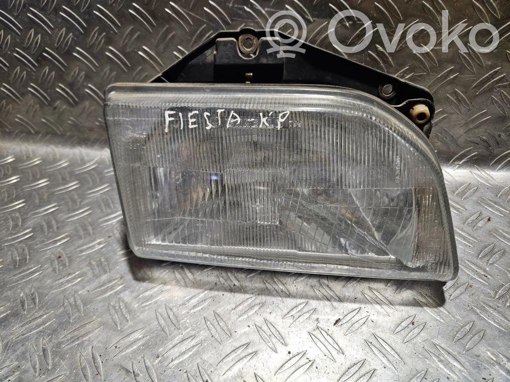Ford Fiesta Headlight/headlamp 
