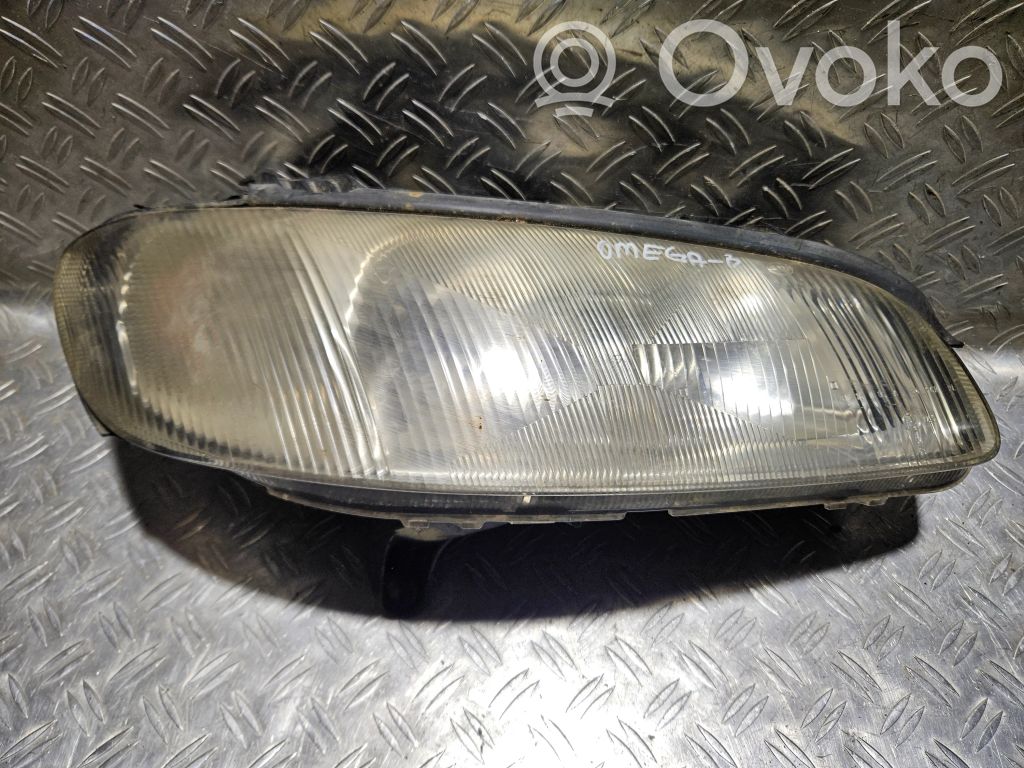 Opel Omega B1 Far 